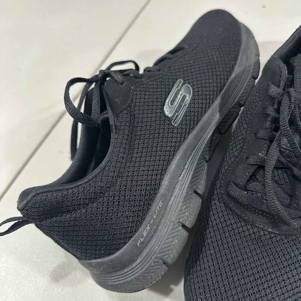 Skechers Women's 8.5 Flex Lite Athletic Shoe sn 149303 Black - Pre Owned